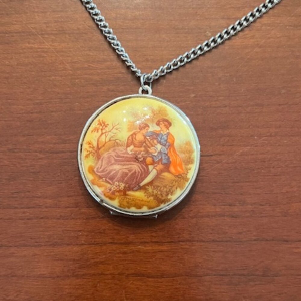 Vintage Round Fragonard Locket Pendant with 24" Chain Necklace